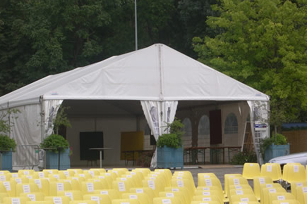 Montage Plancher pour Tente Silhouette, Château de Pennautier