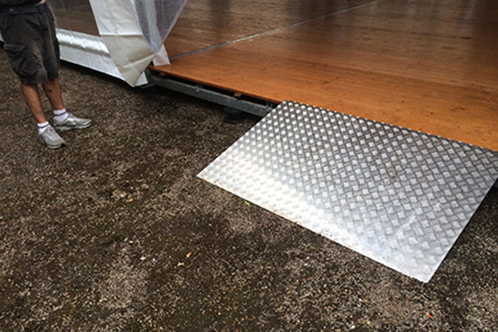 Montage Plancher pour Tente Silhouette, Château de Pennautier